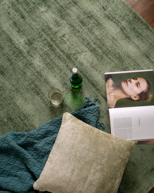 Amara Viscose Solid Rug