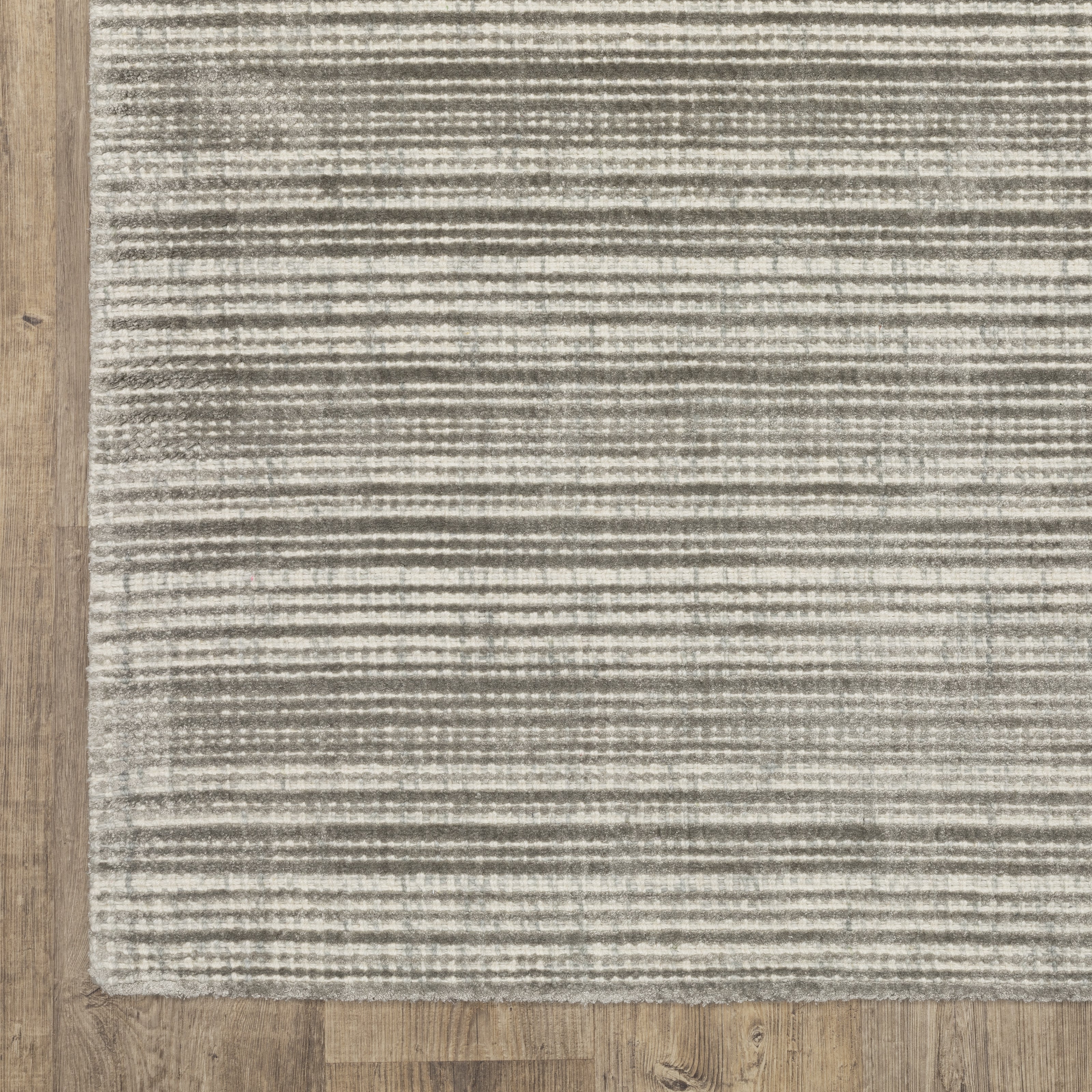 Neutral striped rug with horizontal lines in beige and gray tones