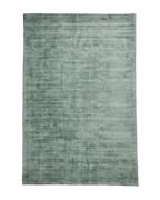 Amara viscose hand-loomed area rug in Evergreen, full rug view
