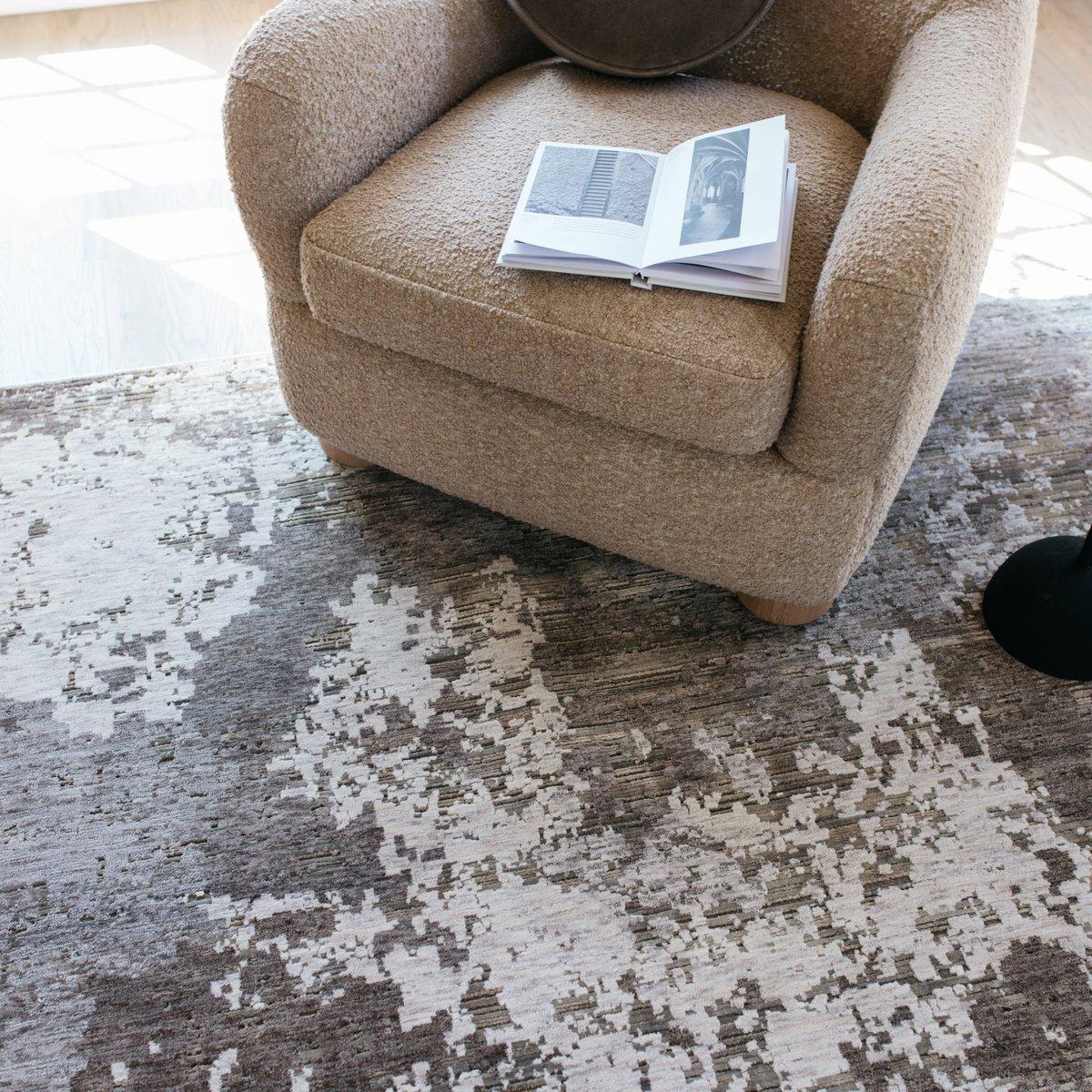 Modern abstract rug with grey and cream distressed pattern texture